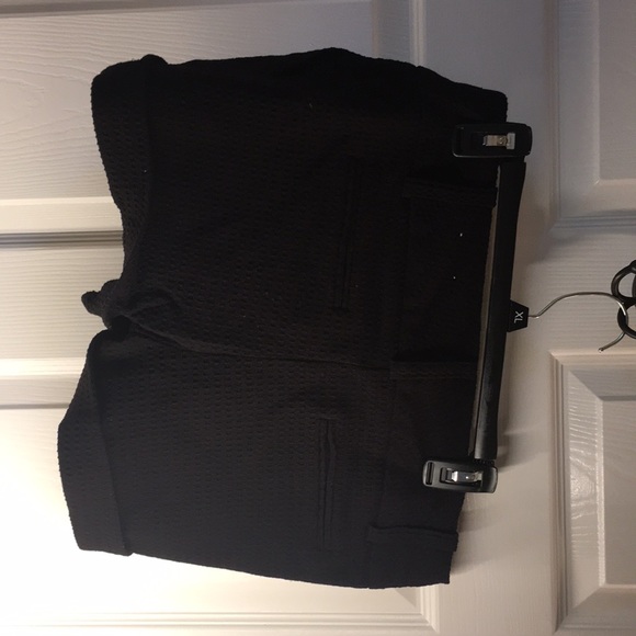 Shorts - Picture 3 of 3